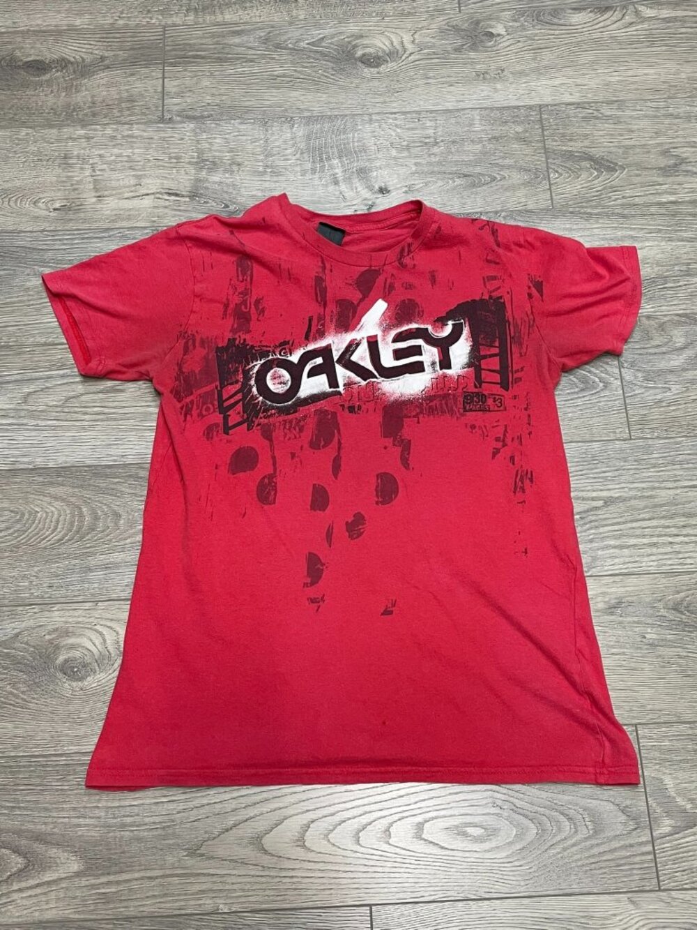 Vintage Oakley Graphic Tee Red Slim Fit Large Y2K Goth‎ Grunge Streetwear Shirt